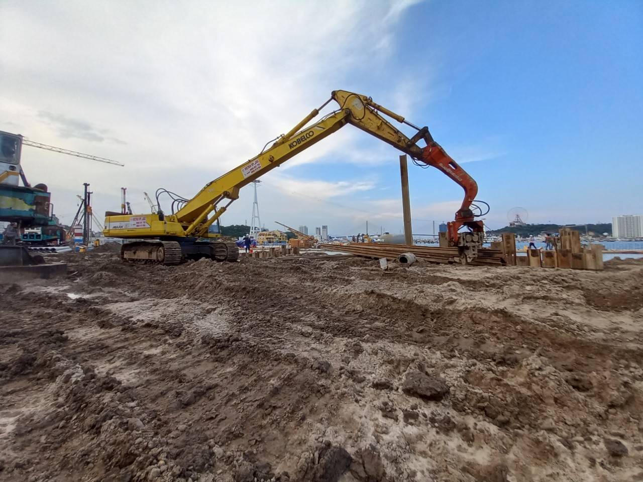 thi-cong-coc-cu-larsen-du-an-marina-ha-long-quang-ninh (9)